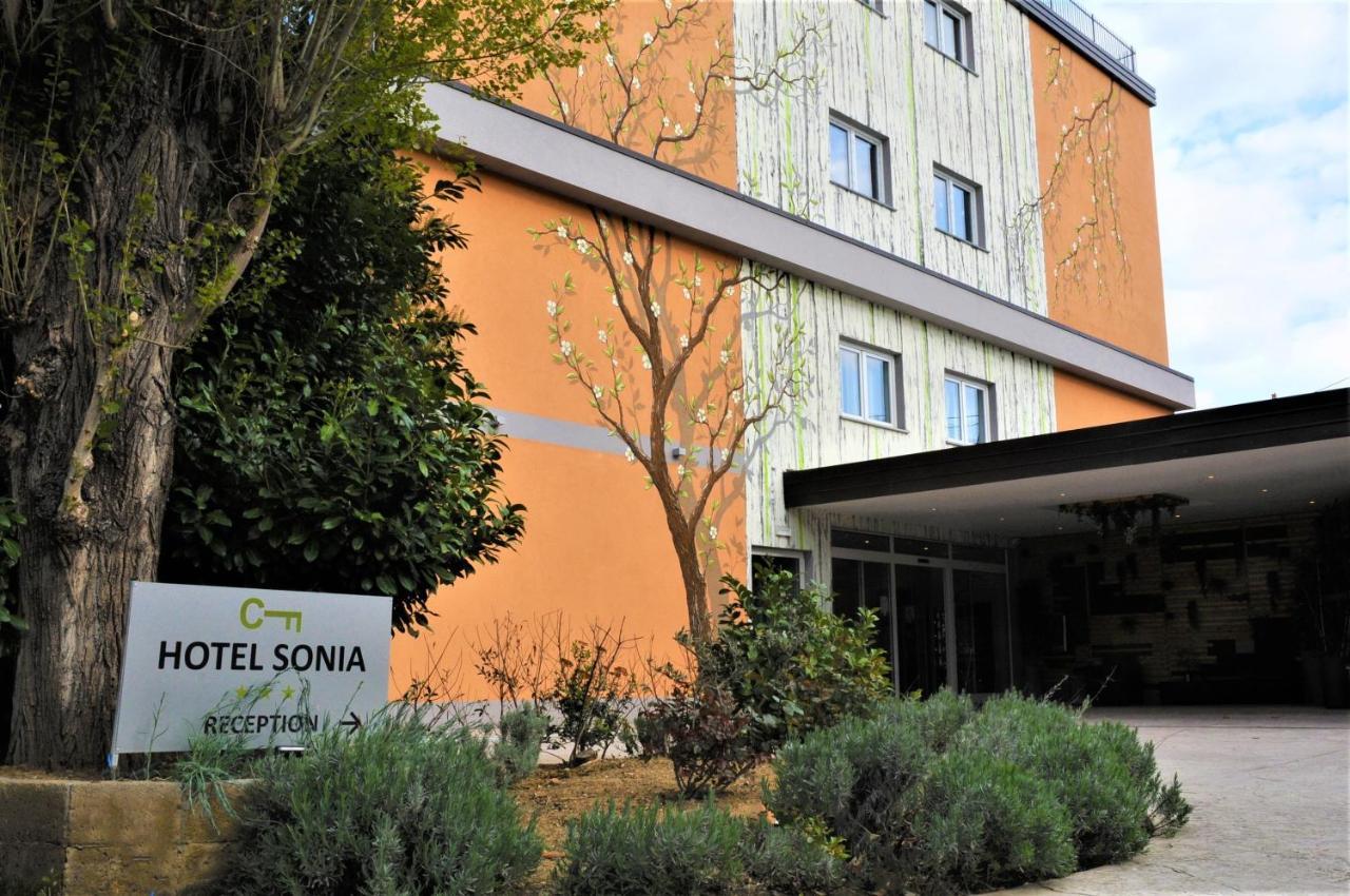 Hotel Sonia Aquilinia Buitenkant foto