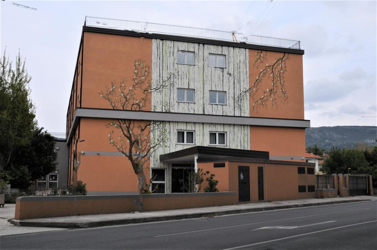 Hotel Sonia Aquilinia Buitenkant foto