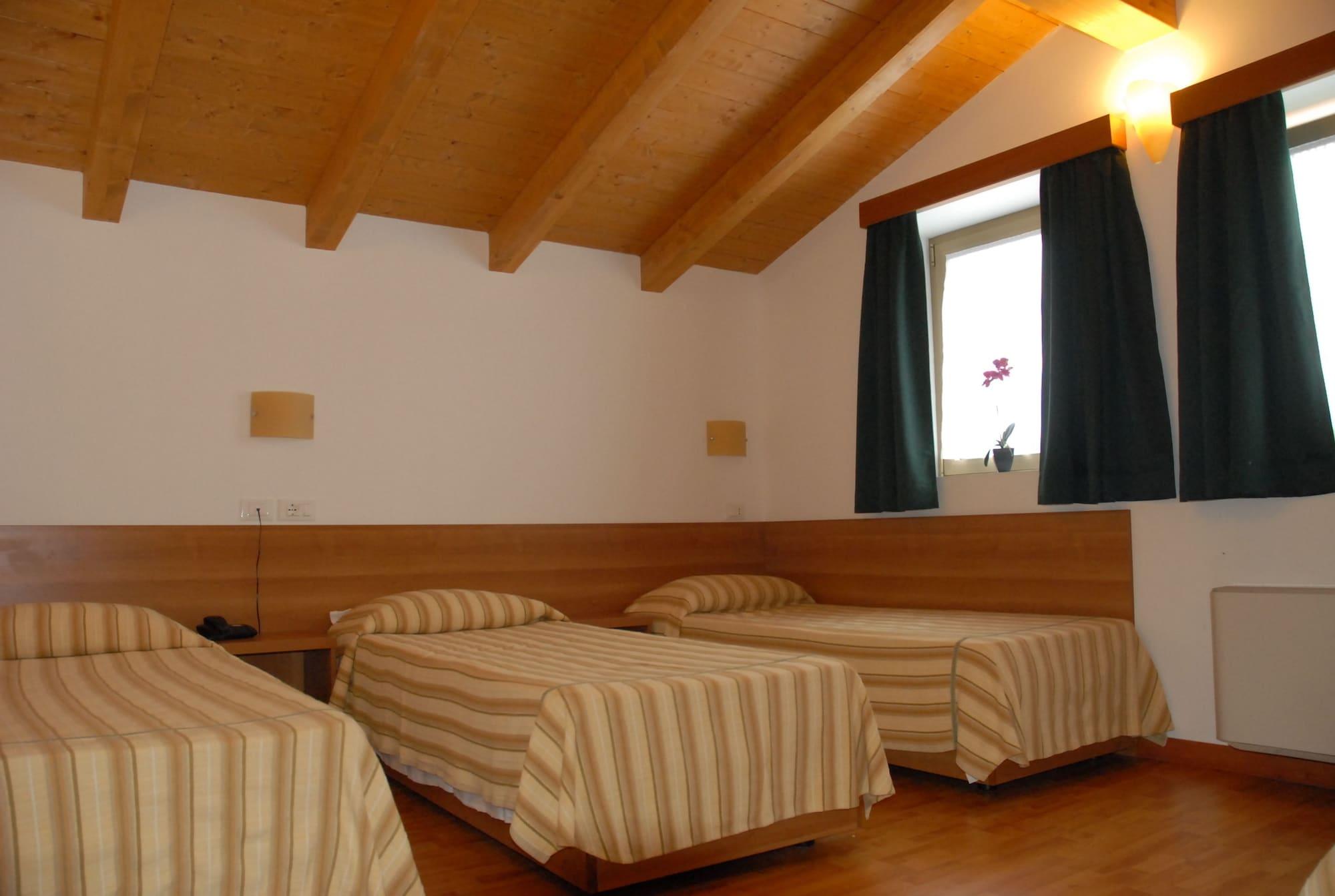 Hotel Sonia Aquilinia Buitenkant foto