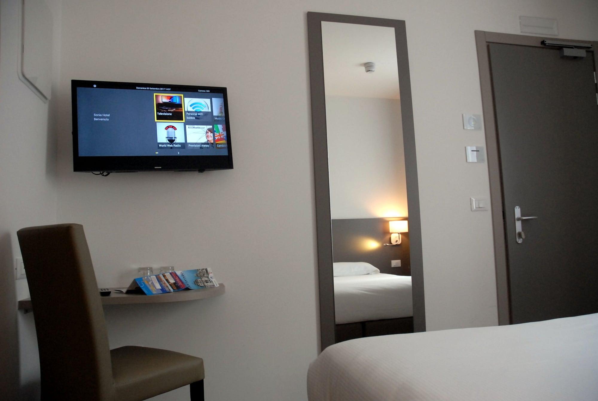 Hotel Sonia Aquilinia Buitenkant foto
