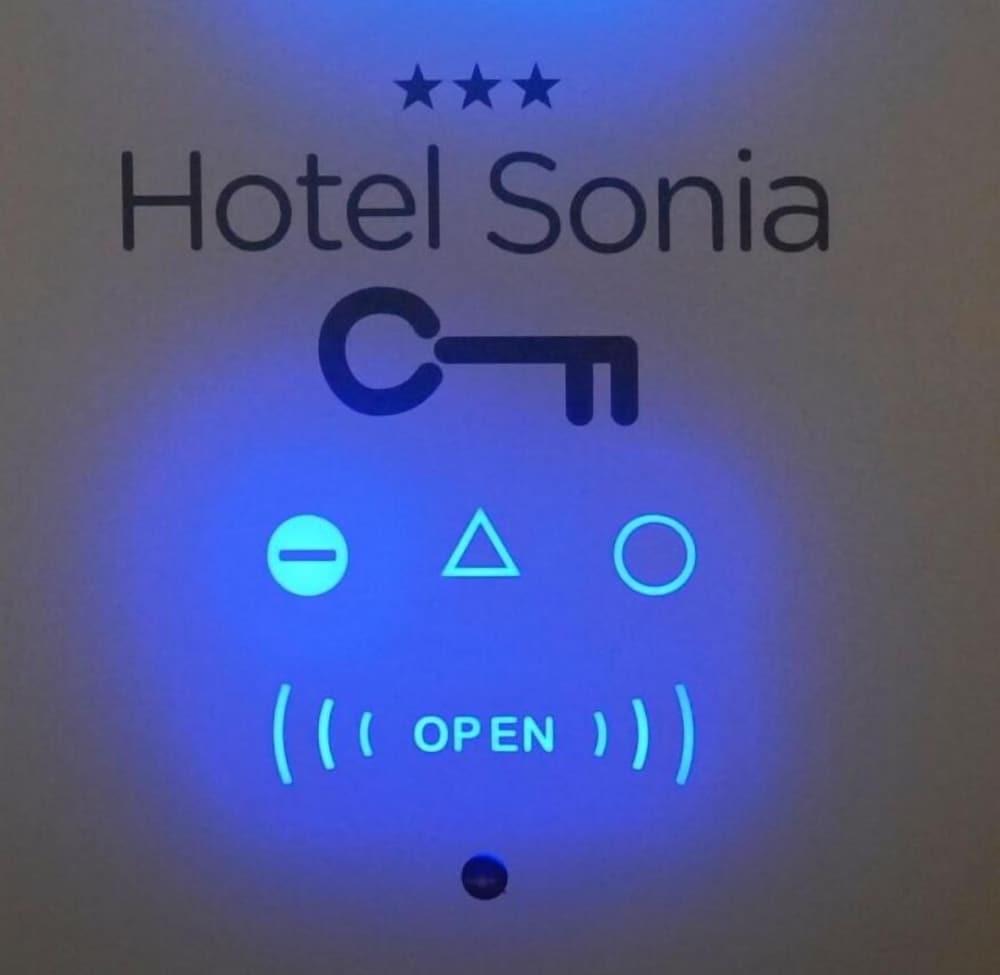 Hotel Sonia Aquilinia Buitenkant foto