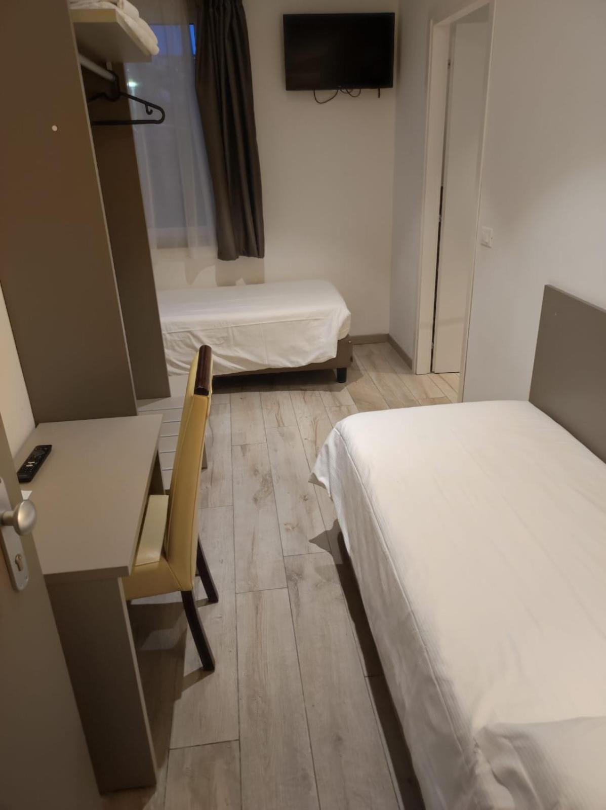 Hotel Sonia Aquilinia Buitenkant foto