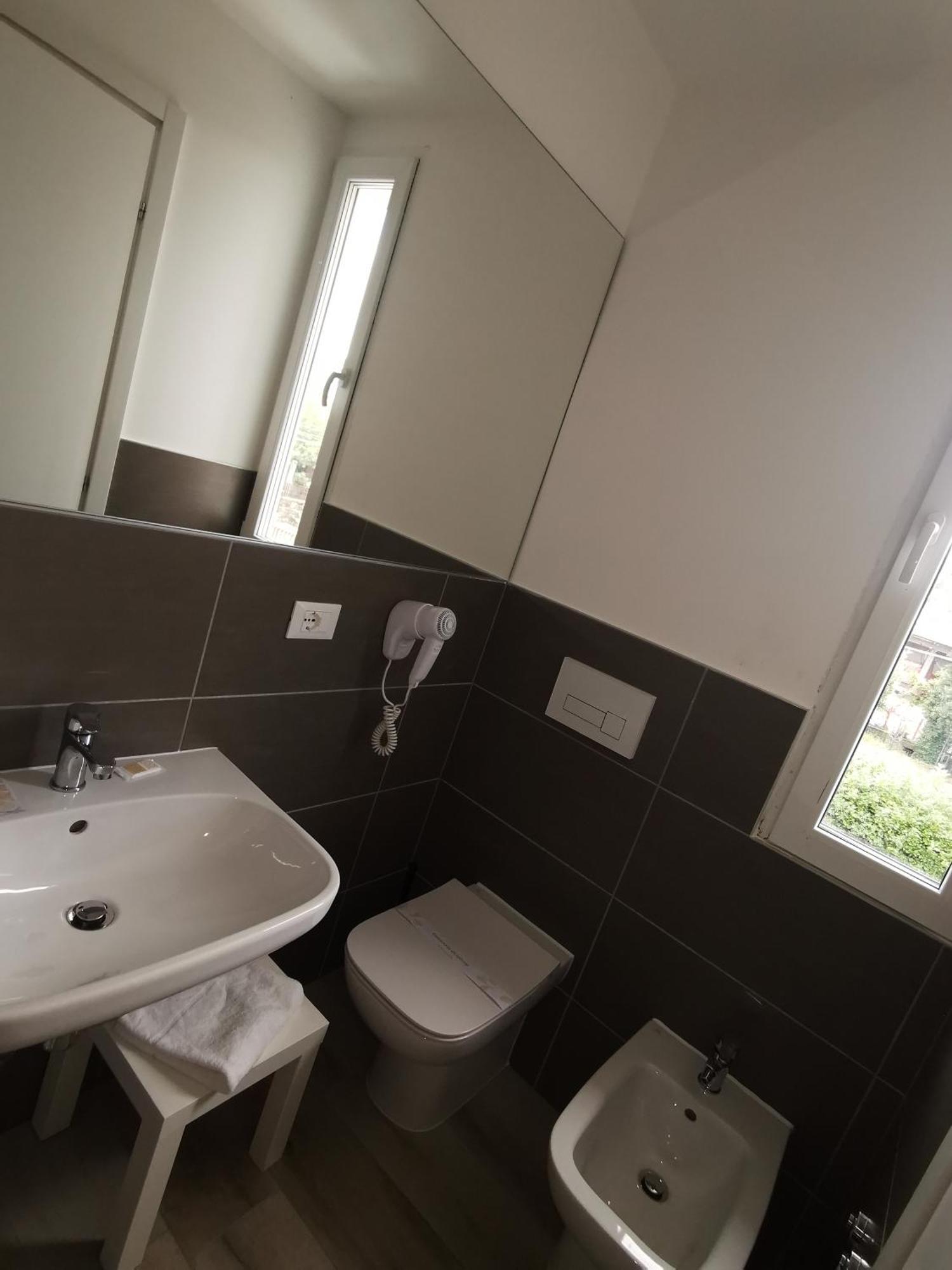 Hotel Sonia Aquilinia Buitenkant foto