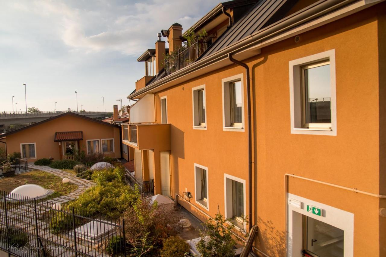 Hotel Sonia Aquilinia Buitenkant foto